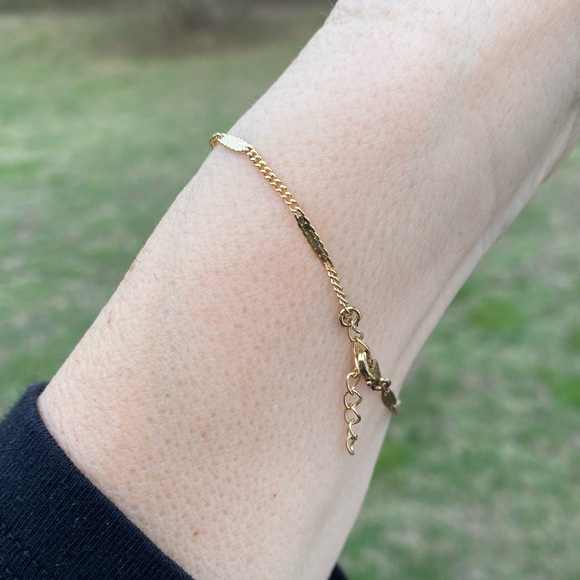 Gold plated dainty chain bracelet new - Picture 2 of 9